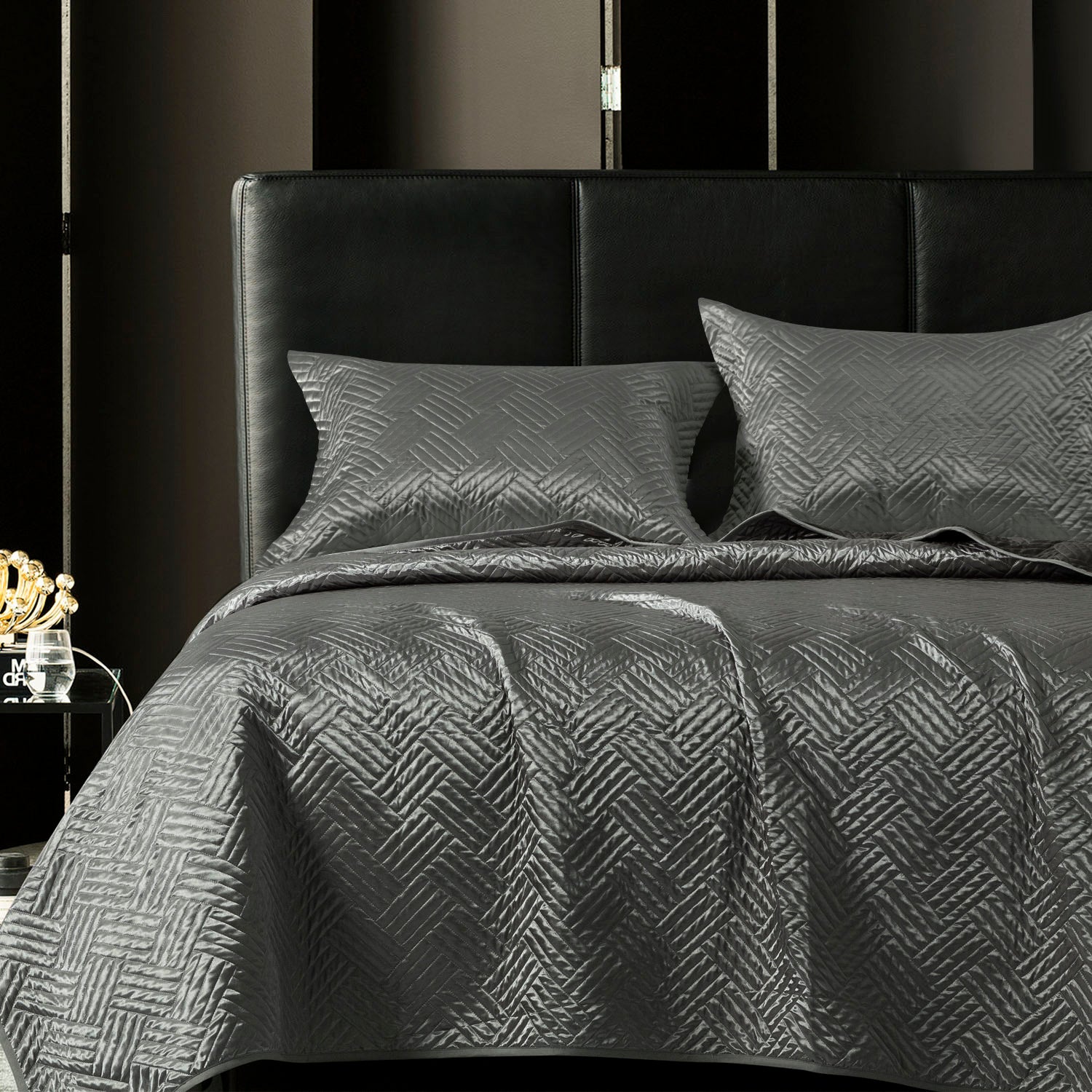 Luxurious and Soft Satin Quilt Set, Quilt + Pillow Sham