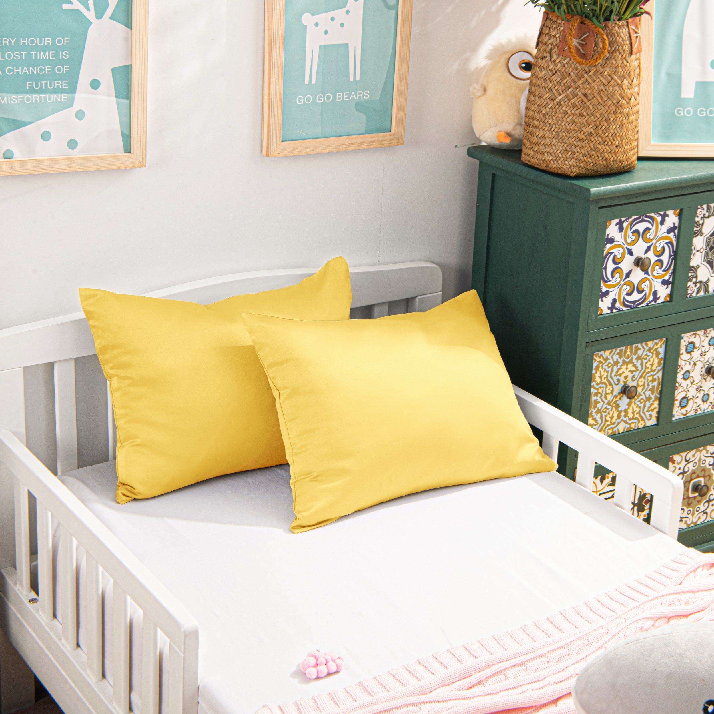 2 Pieces Super Soft Satin Toddler Pillowcases with Zipper