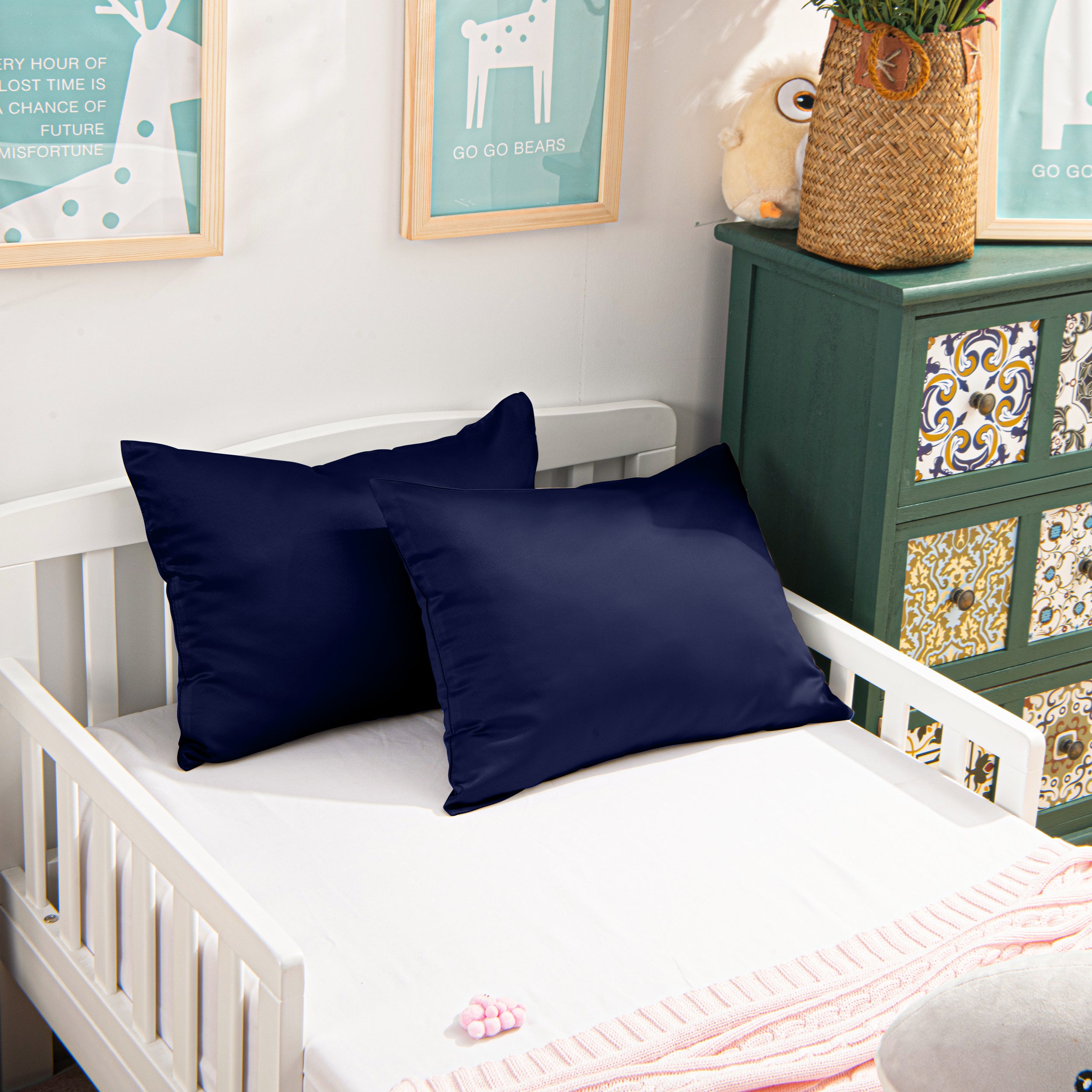 2 Pieces Super Soft Satin Toddler Pillowcases with Zipper