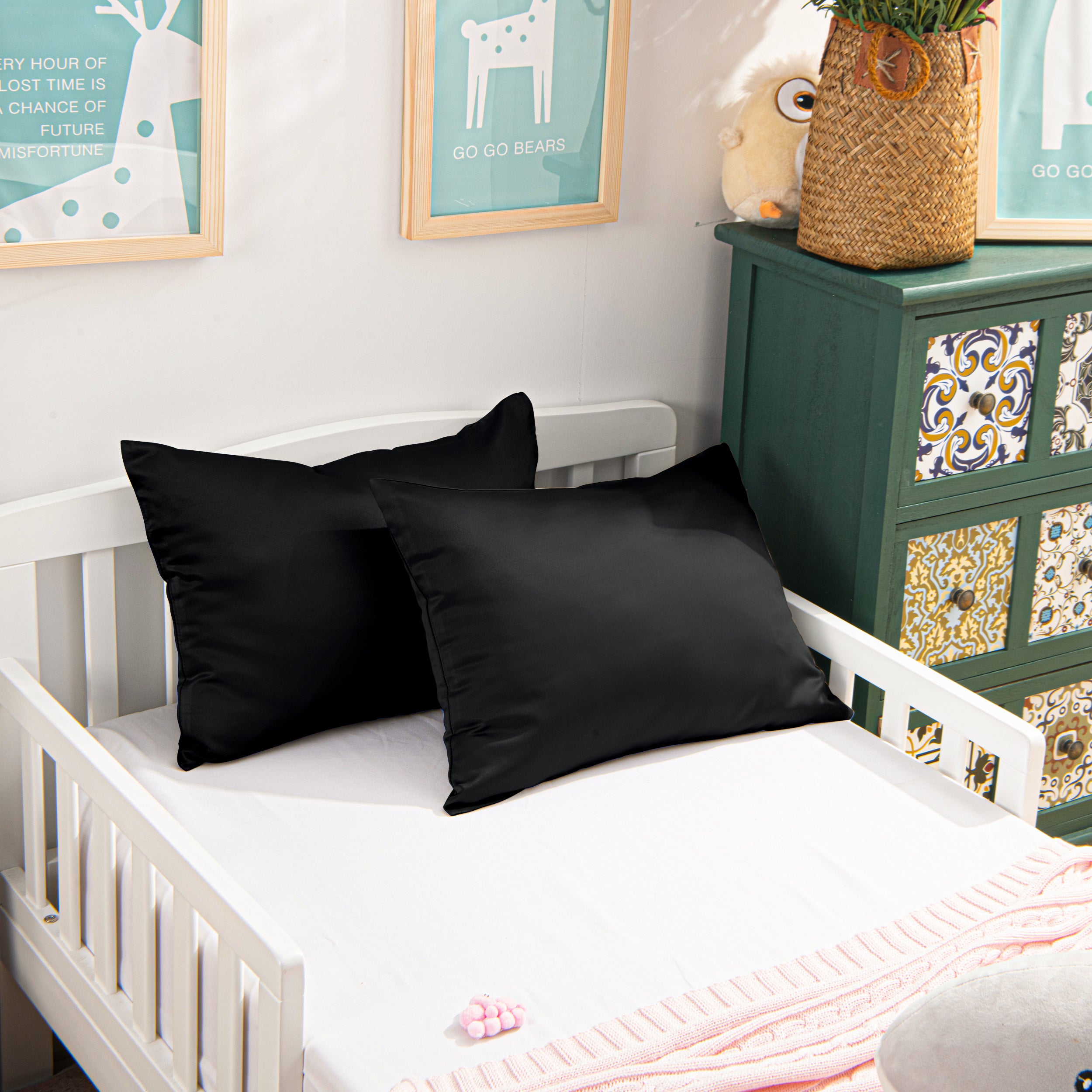 2 Pieces Super Soft Satin Toddler Pillowcases with Zipper