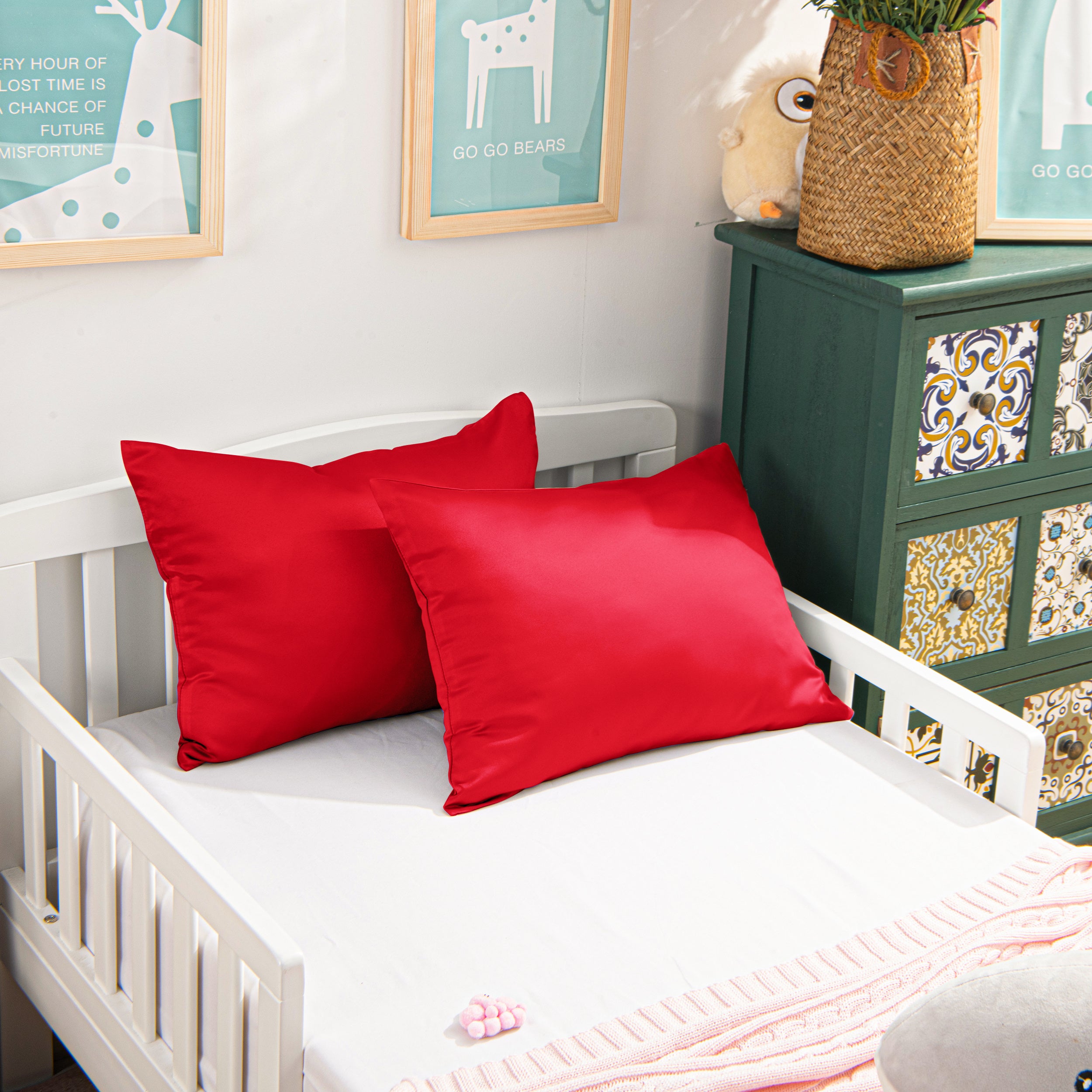 2 Pieces Super Soft Satin Toddler Pillowcases with Zipper