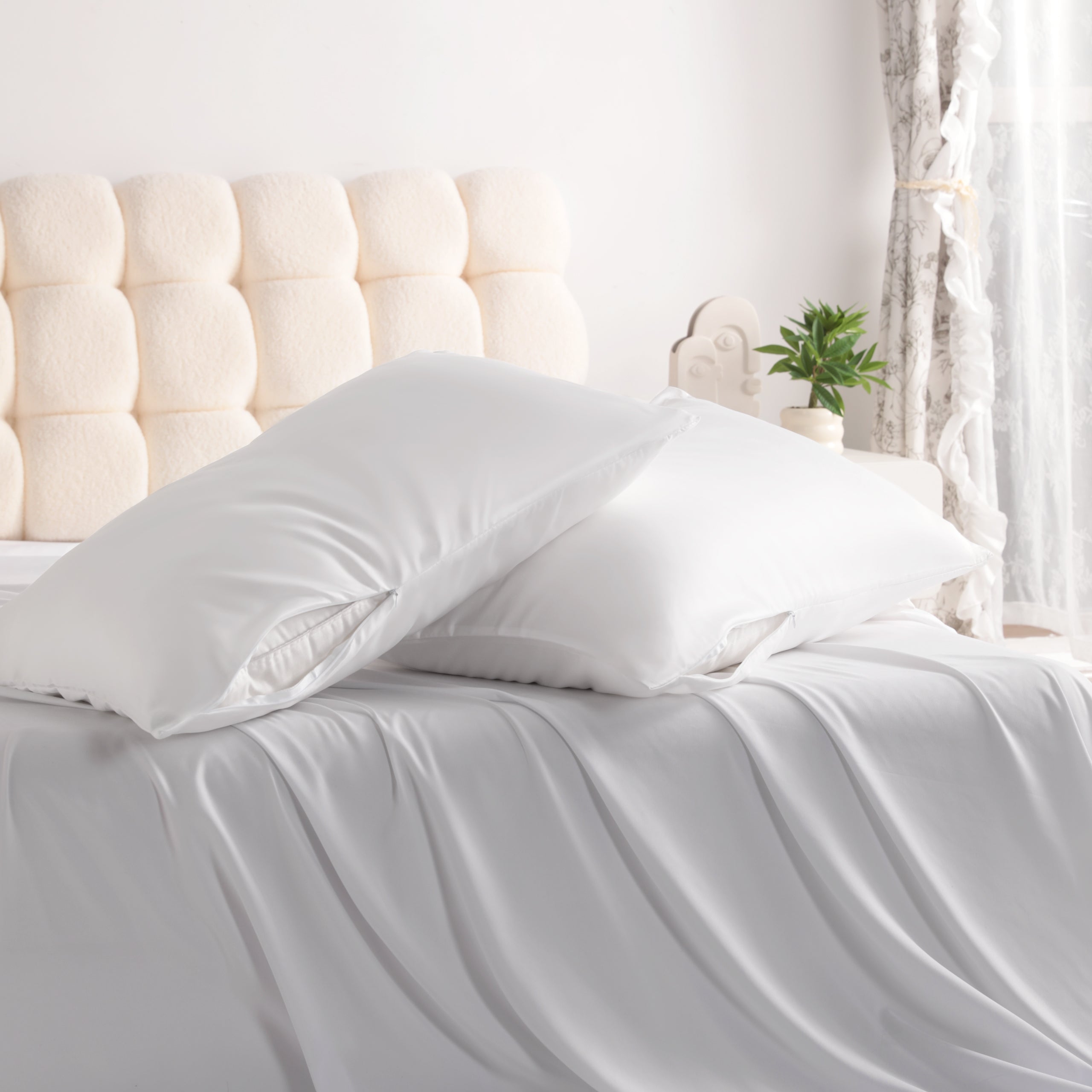 2 Pieces Silky Smooth Satin Pillowcases with Zipper
