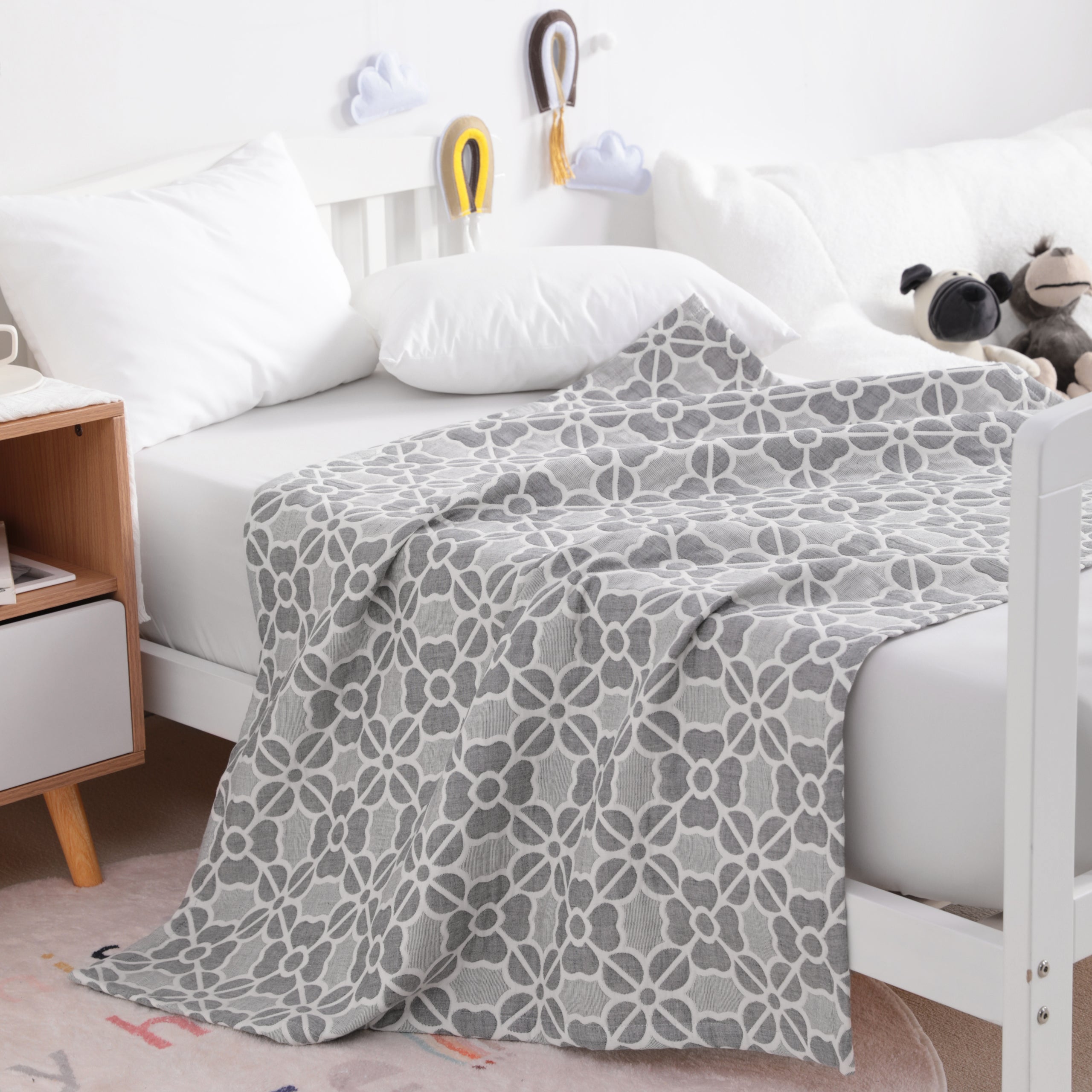 3 Layer Toddler Warm and Skin-friendly Toddler Blanket